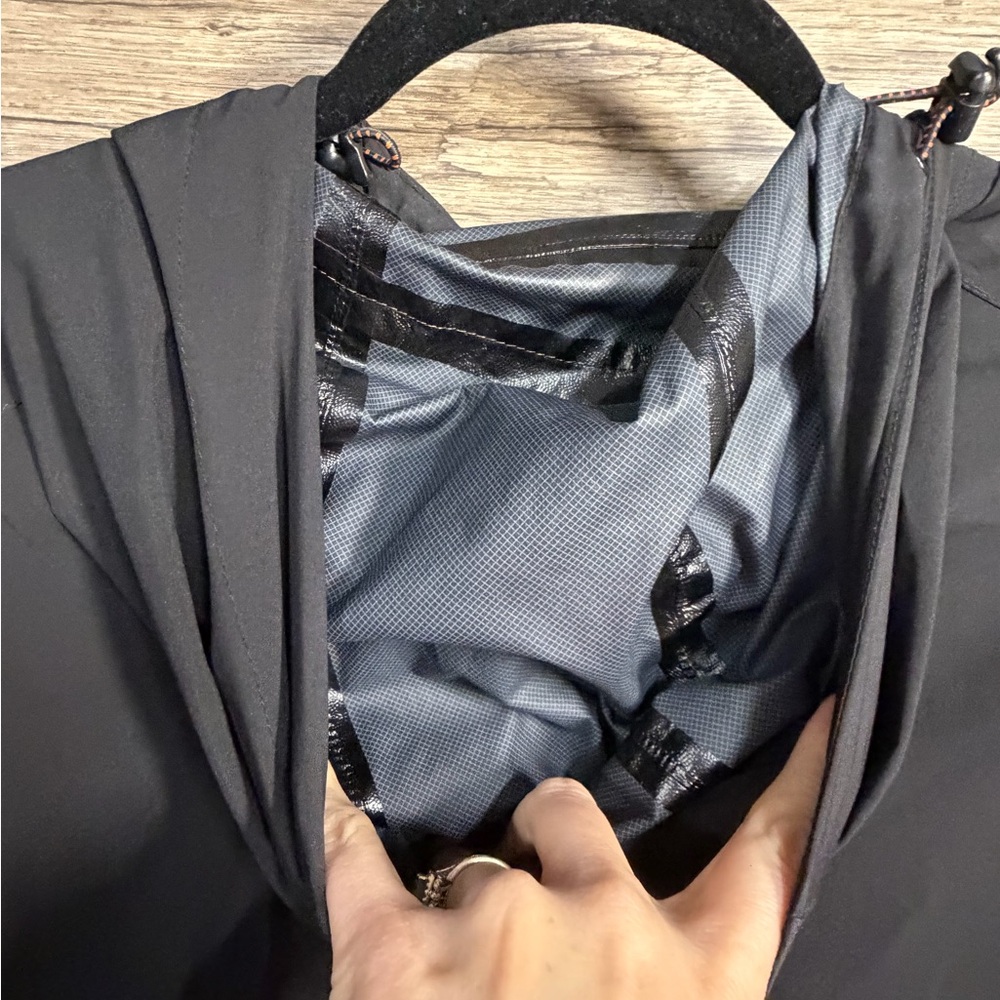 Hawke & Co Black Lightweight Men's Jacket - Picture 7 of 7